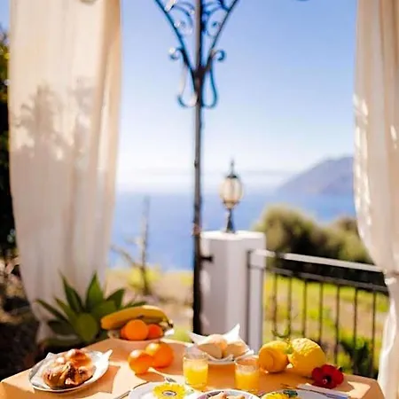 Maristella Couette-café 4*
