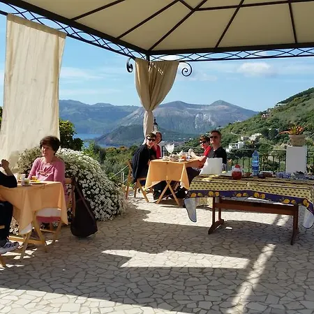 Nocleg ze śniadaniem Maristella 4*